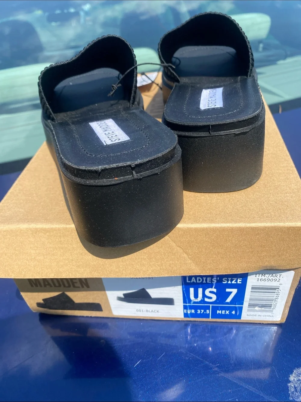 Steve Madden Black Ribbed Slide Sandals